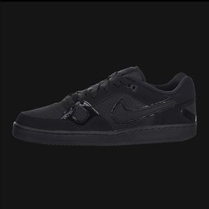 Nike - Son of Force - men’s size 9 black sneakers